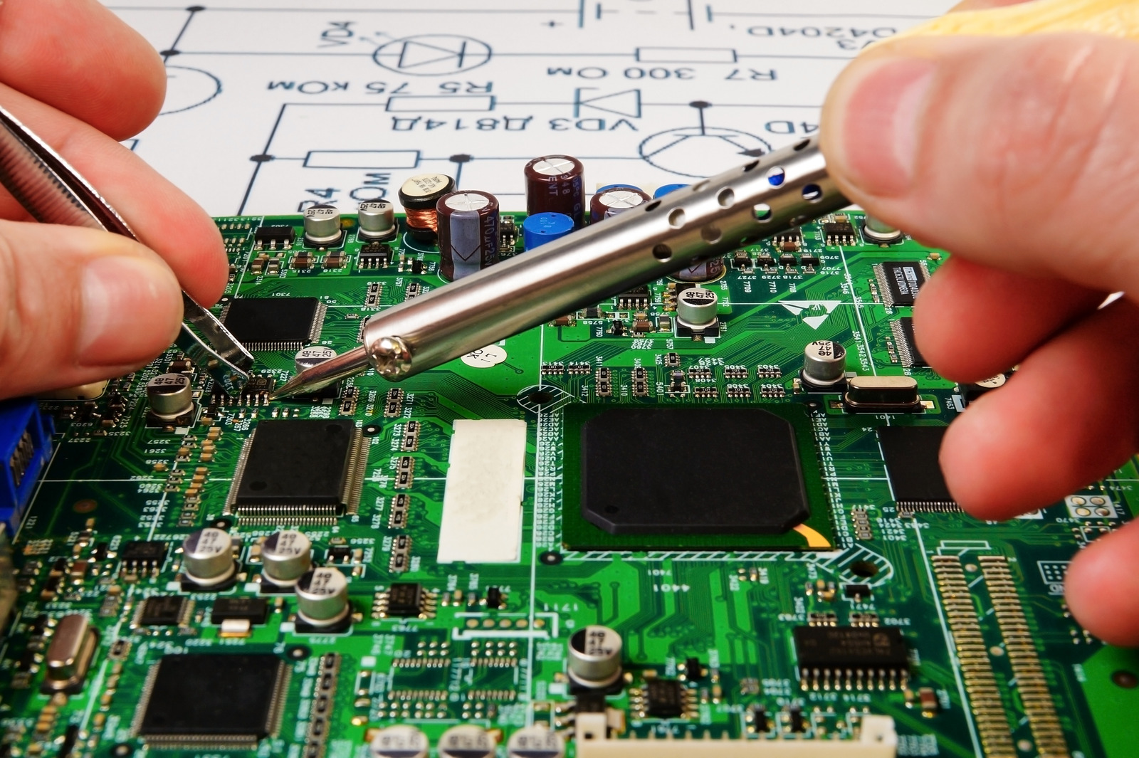 The Role of Design for Manufacture (DFM) in Reducing Costs and Defects