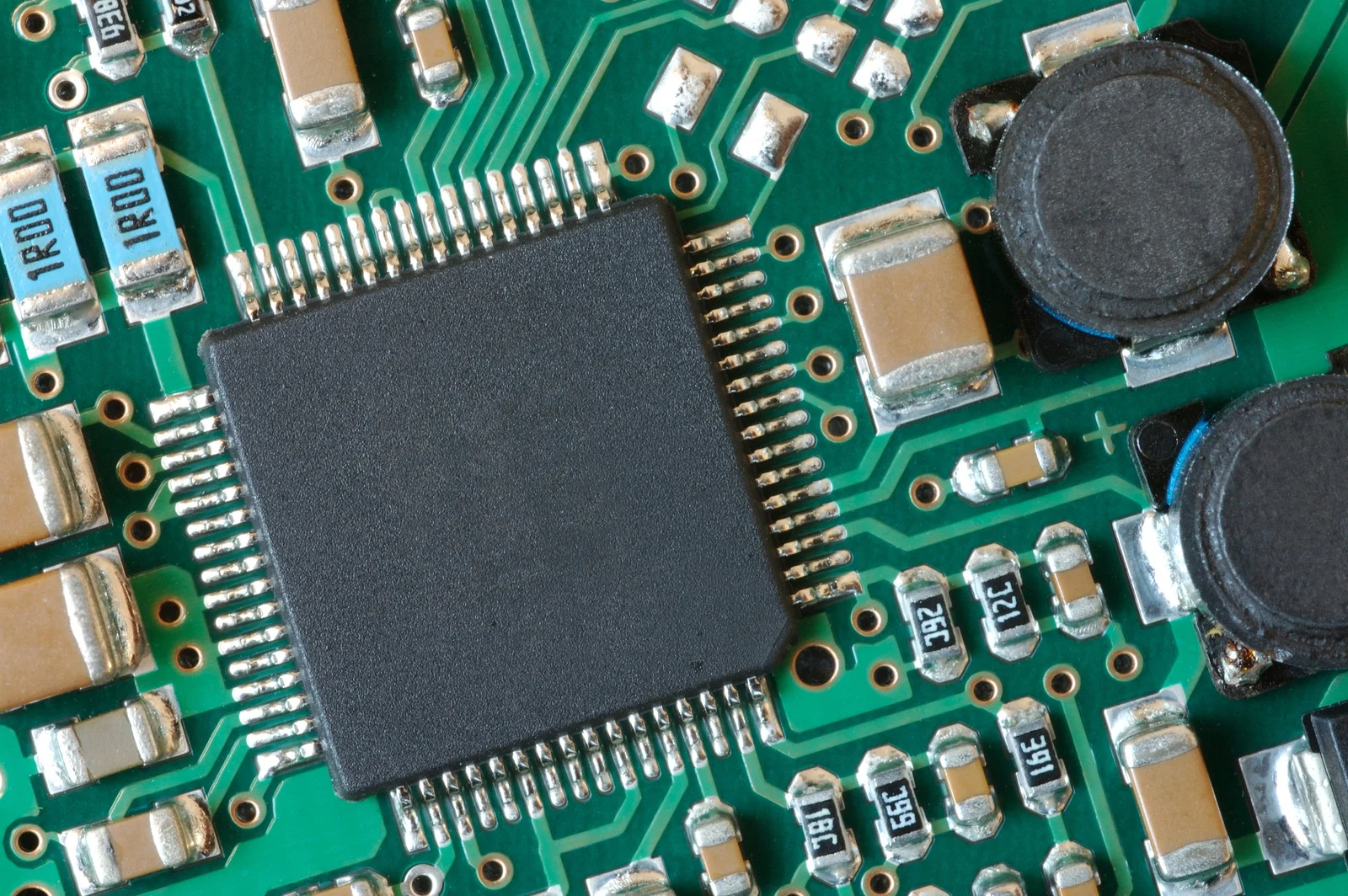 Understanding SMT vs. Through-Hole Technology A Complete Guide for PCB Design and Manufacturing